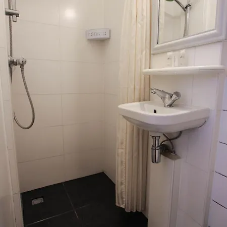 1900 Hotell 3*